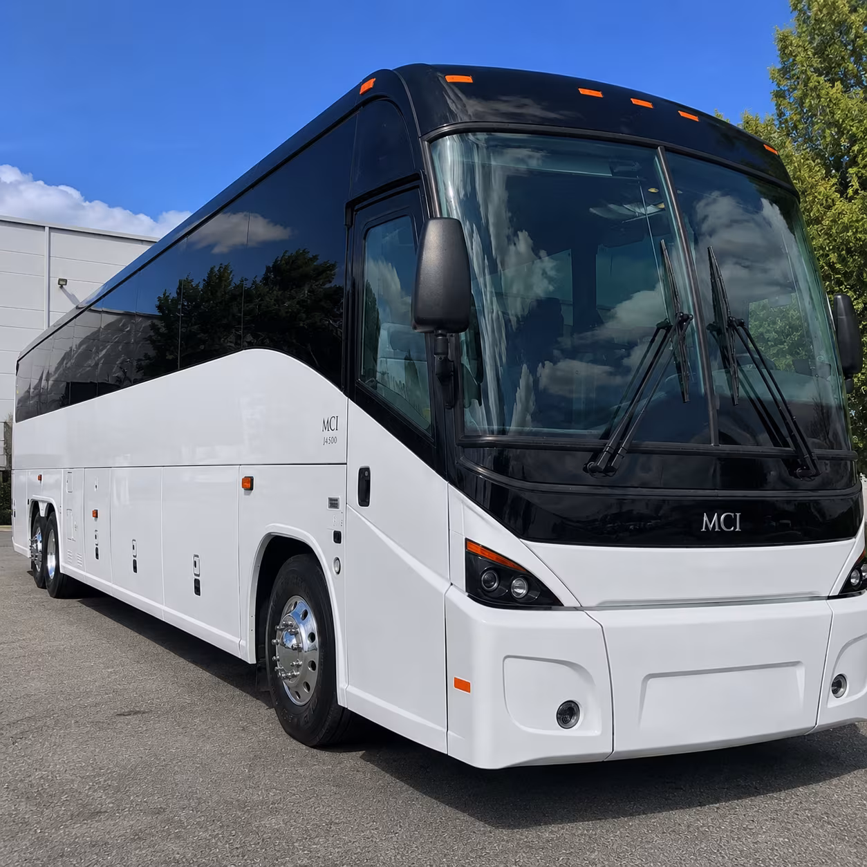 shuttle buses to red hat amphitheater and downtown raleigh music venues